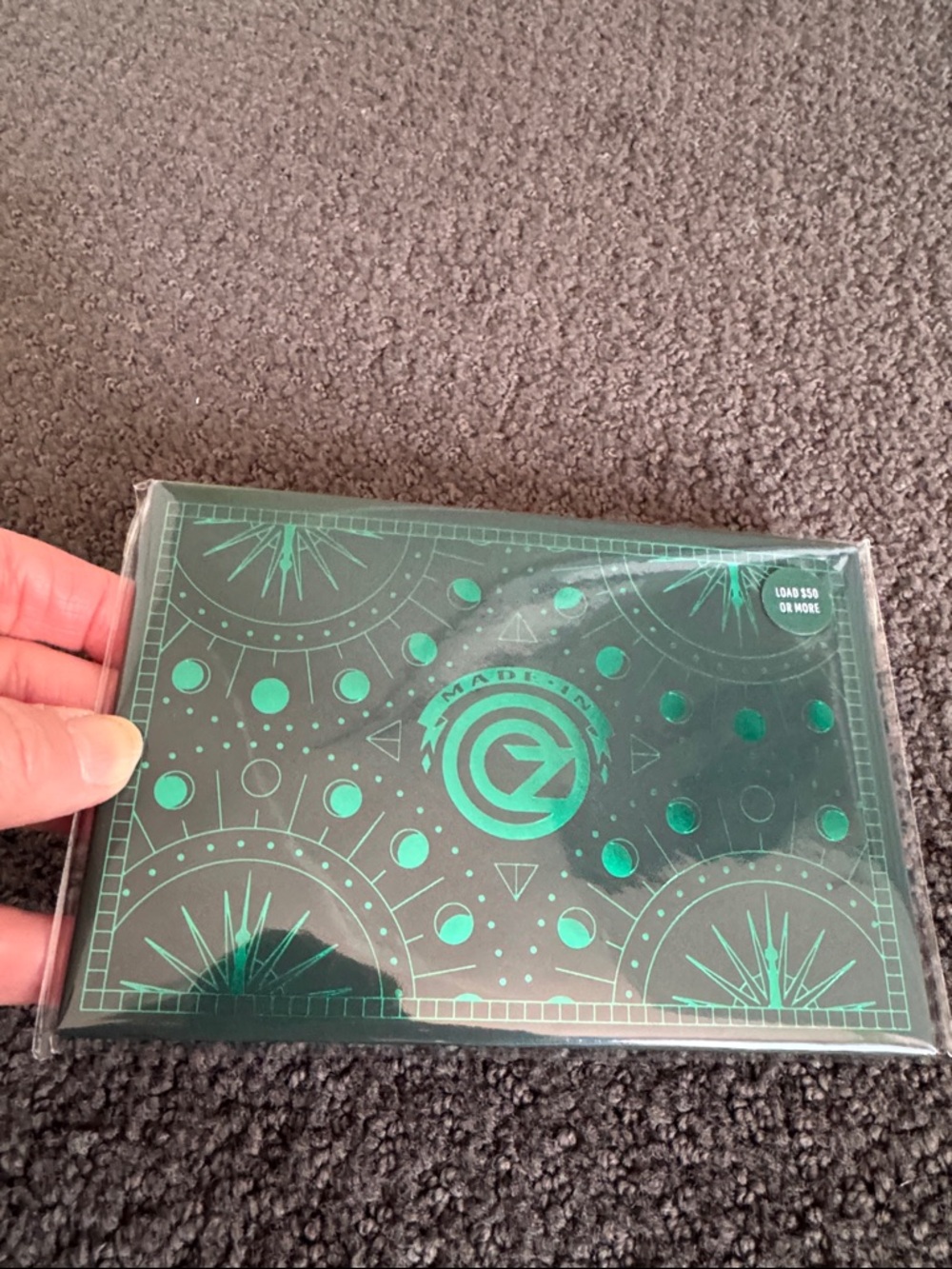 Wicked Starbucks Gold collector Gift Card keychain - Picture 4 of 4